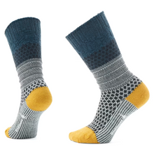 Load image into Gallery viewer, Smartwool - SW001843B72 - Everyday Cozy Popcorn Cable Crew Socks - Frosty Green
