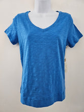 Load image into Gallery viewer, Escape - E10000 - V-Neck Tee - Riviera
