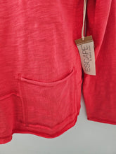 Load image into Gallery viewer, Escape - E10020 - Pocket Pullover - Punch
