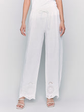 Load image into Gallery viewer, Charlie B - C5599 - Pull On Linen Pant With Patch Pockets at Back - White
