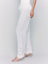 Load image into Gallery viewer, Charlie B - C5599 - Pull On Linen Pant With Patch Pockets at Back - White
